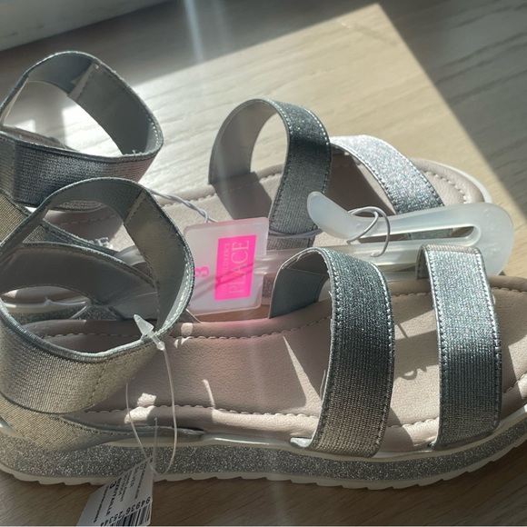NWT Youth Size 3 (Y3) Silver Girls Elastic Platform Sandals - Picture 2 of 5